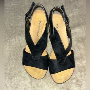 Pierre Dumas sandals, size-7